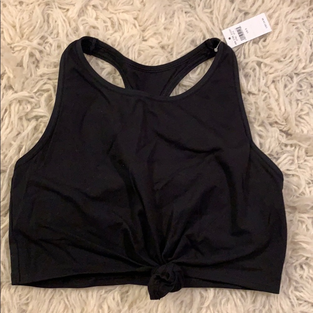 Black workout crop top